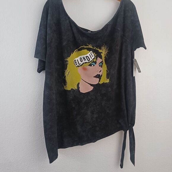 Torrid Blondie Black Wash Off Shoulder tie side short sleeve Tee size 2X - Picture 2 of 6